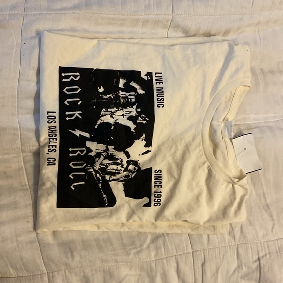 T-shirt - Picture 3 of 3